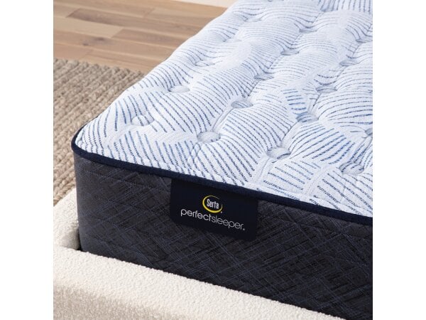 JPEG Large SE23 NL PerfectSleeper Blue Lagoon Nights MD Room Detail Corner 230123 1068 600x450